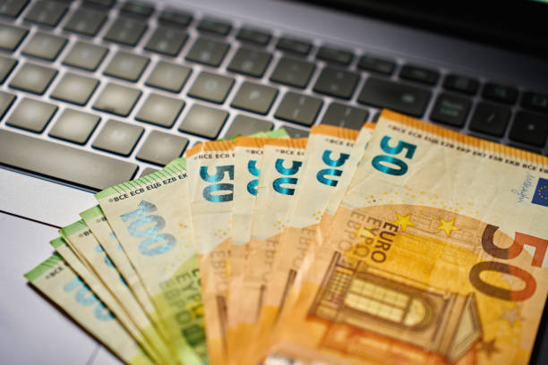 Recibe 12 formas para ganar dinero por Internet
[Gratis]